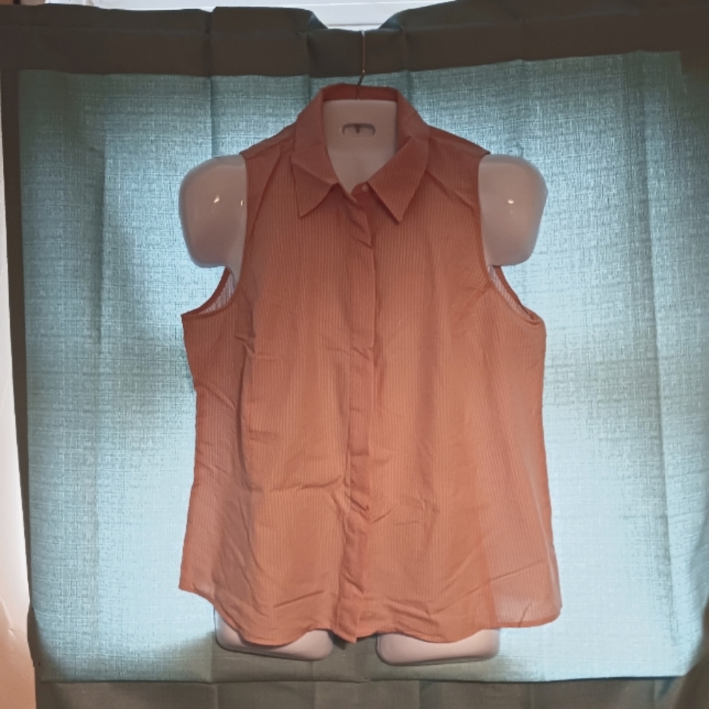 Sleeveless blouse